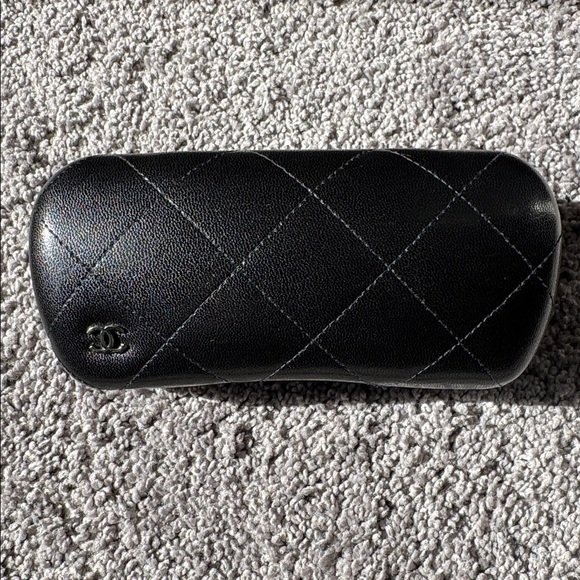 CHANEL Quilted Sunglass Case & Cleaning Cloth Black - Picture 2 of 15
